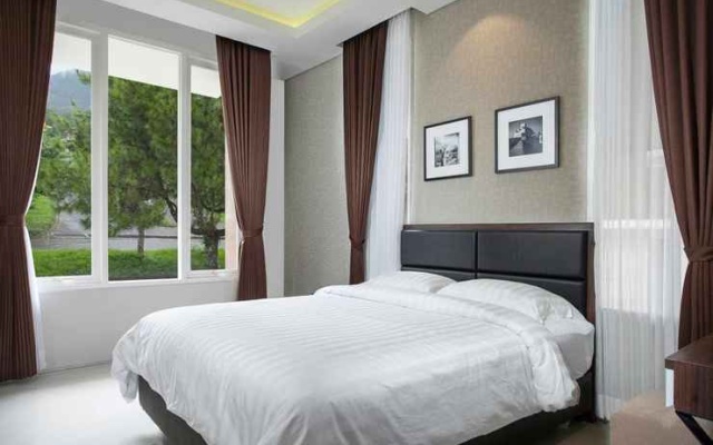 Azcarya Villa