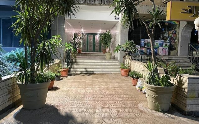 One Bedroom Apartment City Views Local to Airport
