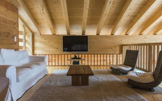 Egg SAUNA & LUXURY chalet 16 pers
