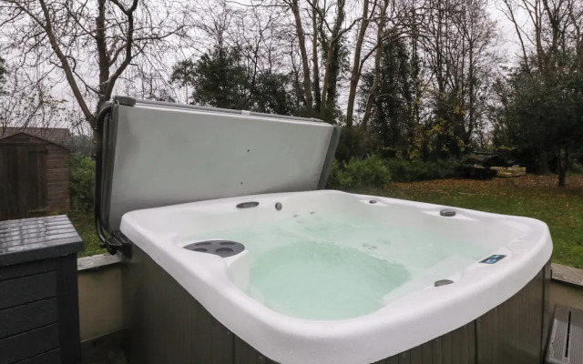 Vallis Oak Villa