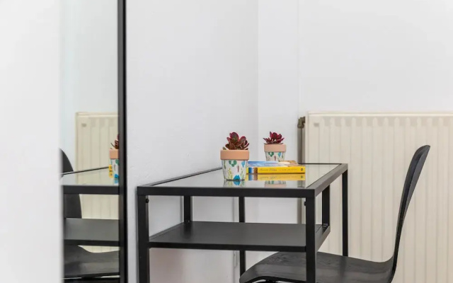 Manouk s - Two Bedroom Apartment