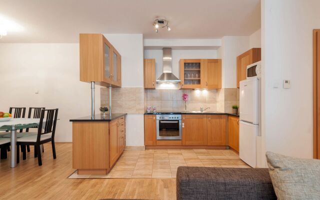 Avantgarde Apartments