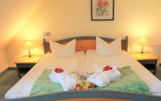 Zur Kaiserpfalz - Hotel-Spa-Camping