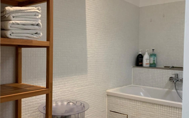 Studio Poppies balcony free Parking