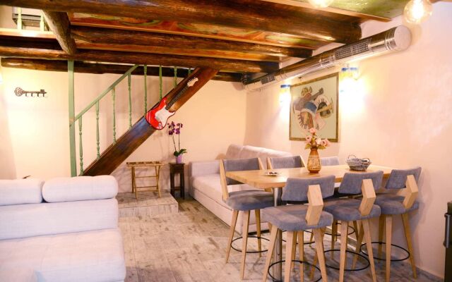 Odos Oneiron Boutique Hotel
