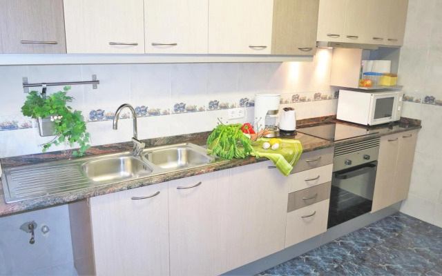 Bianca Seaview & Beach Apartment