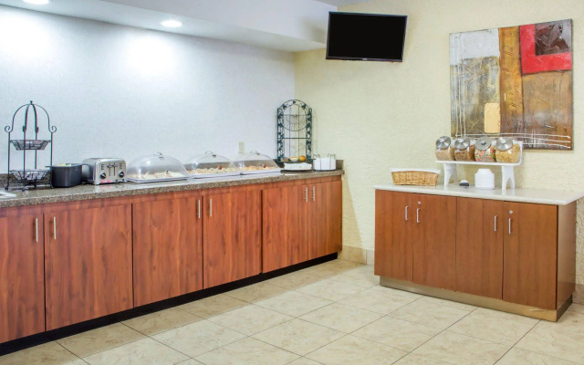 Econo Lodge Broken Arrow - Tulsa