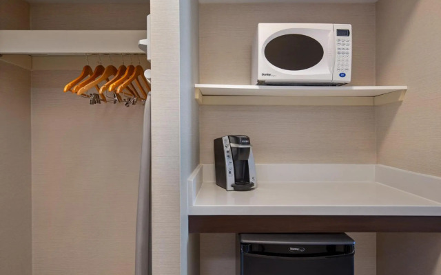 Holiday Inn Express Hotel & Suites Barrie by IHG