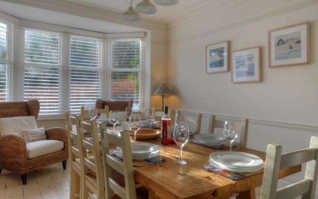 2 Hadleigh Villas