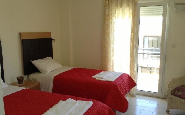 Hotel Maravelias