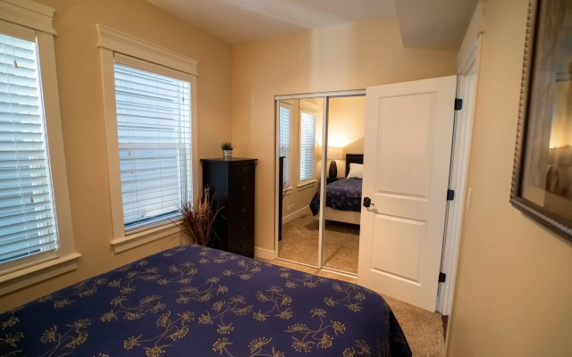 Roscoe Village Guesthouse