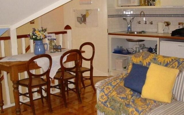 Water Bay Villa Bed and Breakfast