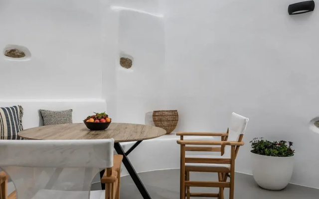 Arch Chora Home Next to the Old Castle