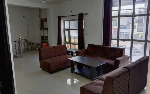 SPOT ON Hotel Deepak Palace