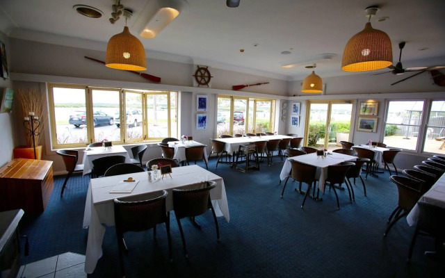 Tea Gardens Hotel