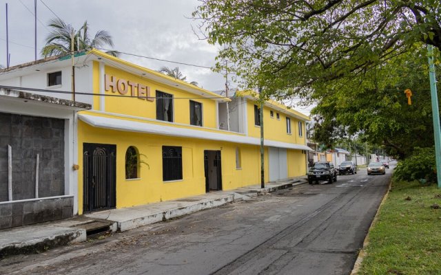 OYO Hotel Marías,Aeropuerto Internacional de Chetumal