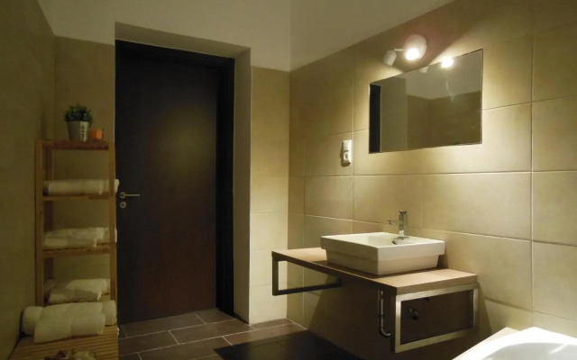 Kodaly Art Apartment