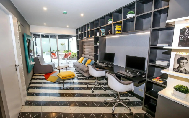 Trendy Host Stelar Miraflores