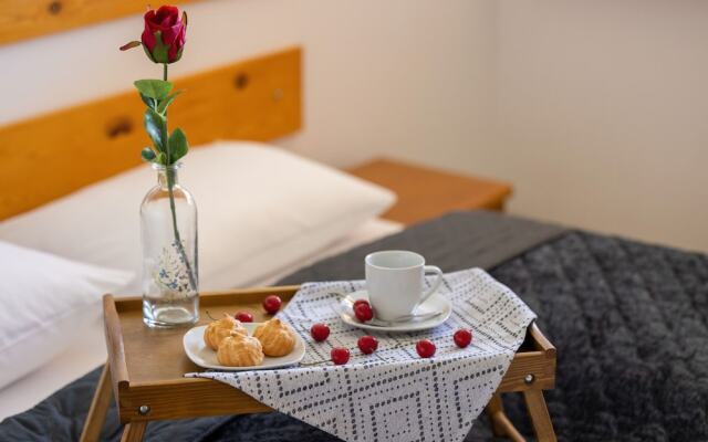 Cherry Garden Apartments by Renters