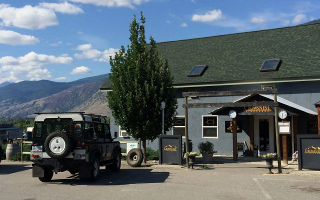 Crowsnest Vineyards Guesthouse