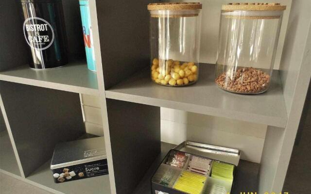 Joli petit T2 calme au bord de leau