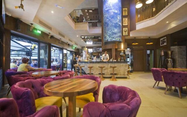 H Hotel