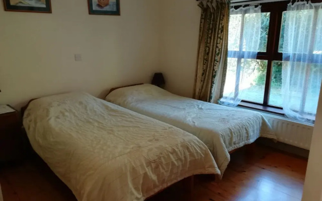 Lovely Sea View Apartment in Rineen - 4 Guests
