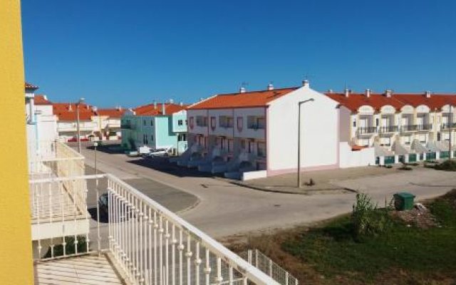 Baleal Holidays - Surf Apartment Pool with Tennis Court