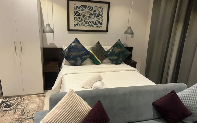 Ebs Legend Lennox Apartment
