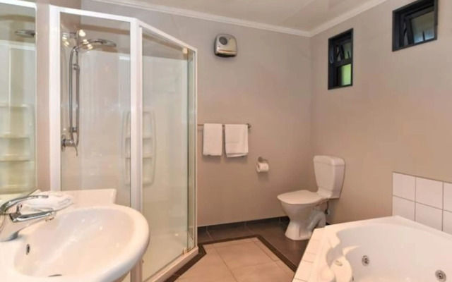 Grove Park Motor Lodge