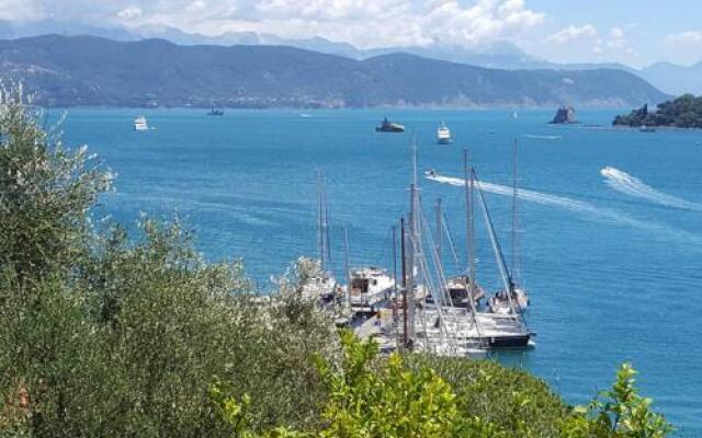 Flat 1 Bedroom 1 Bathroom - Portovenere