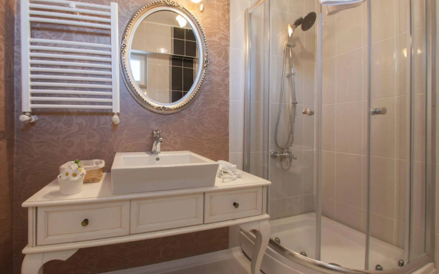 Room Room Boutique Hotel