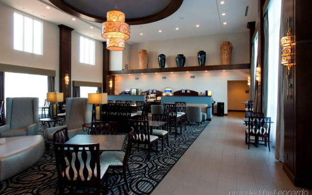 Holiday Inn Express & Suites Fredericksburg by IHG