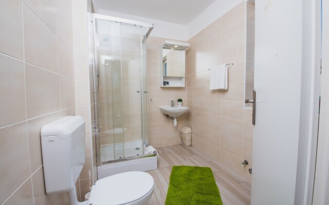Apartments by the Sea Semy
