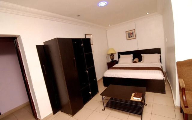 Silverland Hotel and Suites