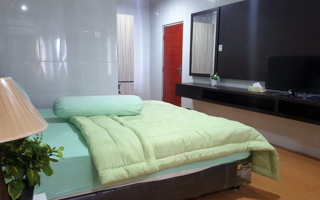 Nasional Hotel – Guest Rooms – Gunungsitoli