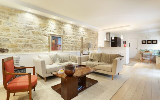 Sublime appartement Champs Elysees ( Chaillot)