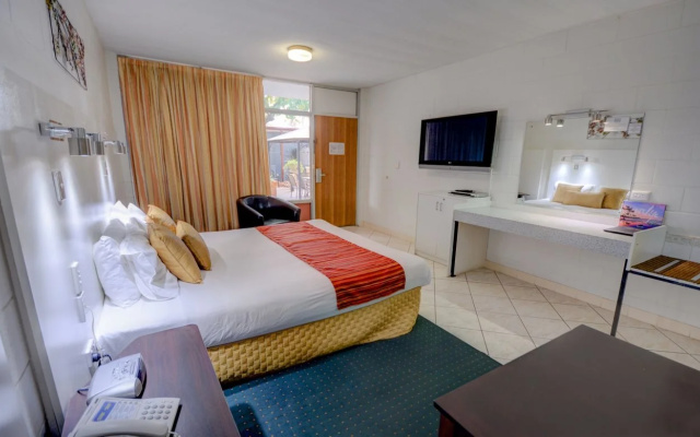 Elkira Court Motel