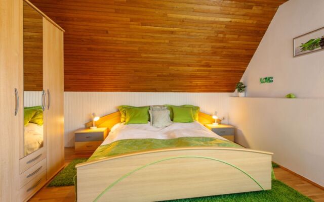 House Sunny Day Balatonmariafurdo