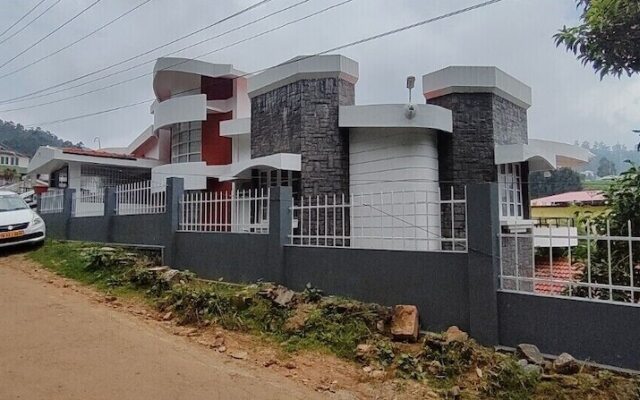 Myspace Holiday Inn - Ooty