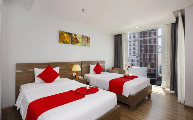 Maple Leaf Hotel & Apartment