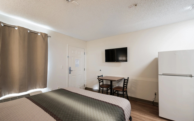 HomeTowne Studios By Red Roof Seattle - Kent/ Des Moines