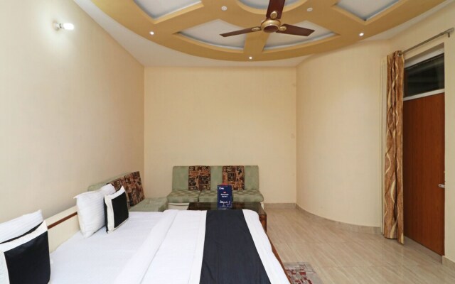 OYO 9307 Home Stay Hotel Nirmal Palace