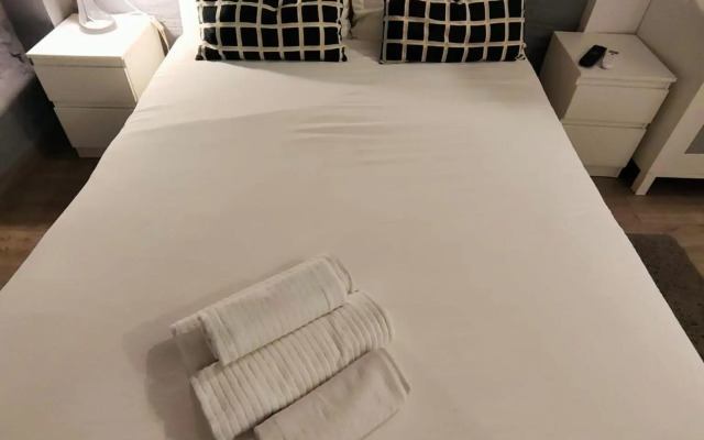 Pequeño Alojamiento con Mini Piscina - NO climatizada