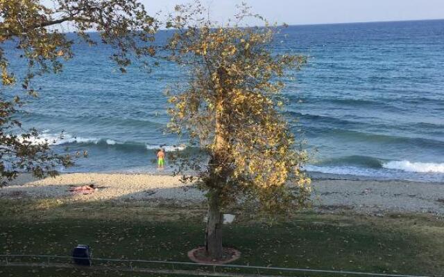 Platamon sea view house