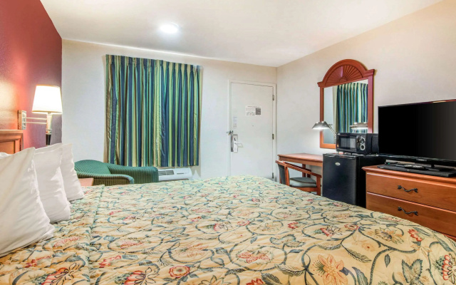 Rodeway Inn La Grange East