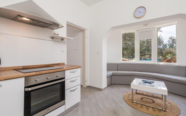 Awesome Apartment in Rab With Wifi and 2 Bedrooms