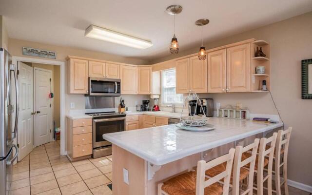 Sweet Retreat by Oak Island Accommodations