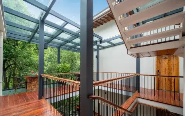 Yinlin · Moganshan Mid-Levels Beauty Hotel