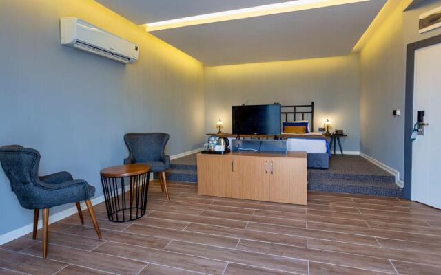 Azuu Suite Hotel